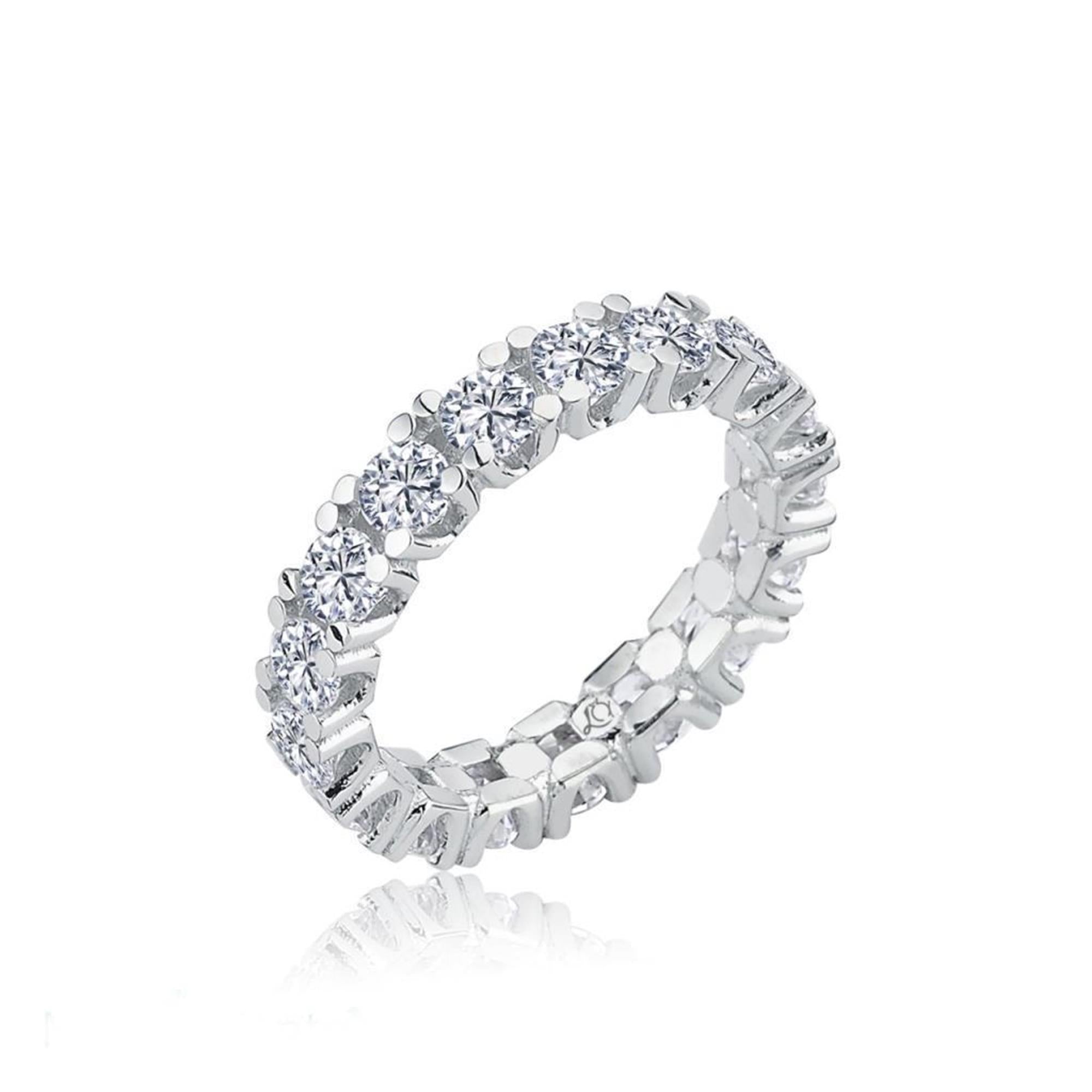 Effective Diamond U-Model Eternity Ring