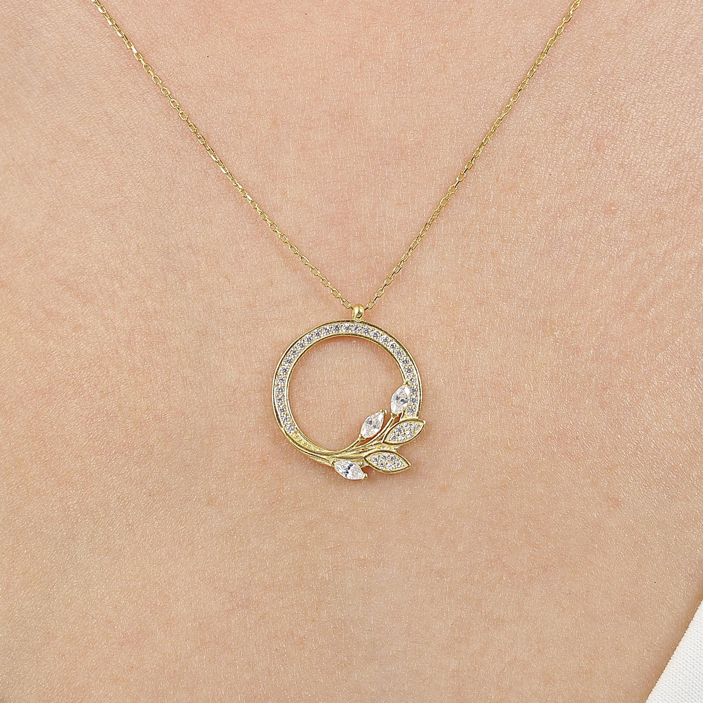 Sparkling Laurel Flower Geometric Gold Plated Necklace
