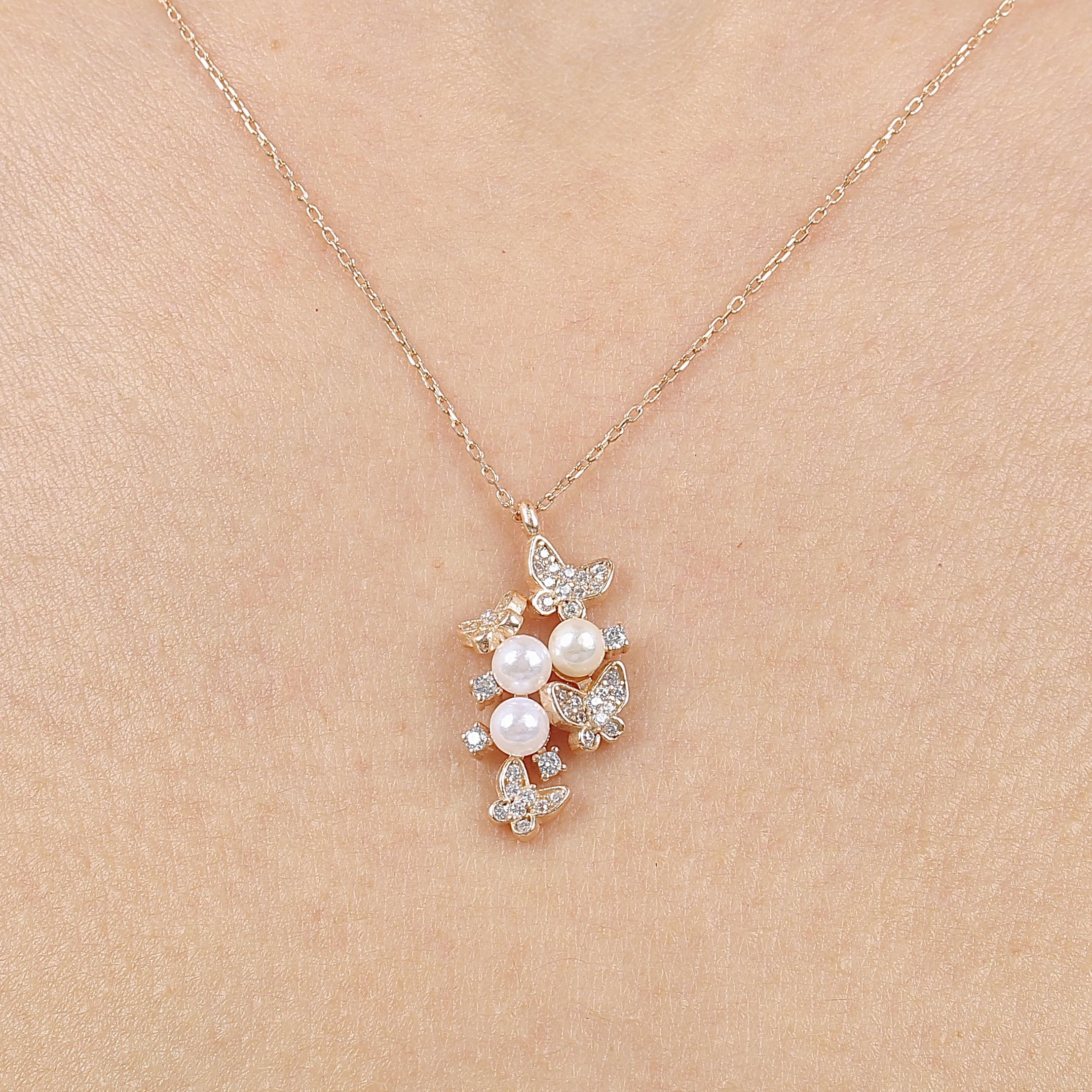 Sparkling Butterfly with Pearls Rose Gold Necklace
