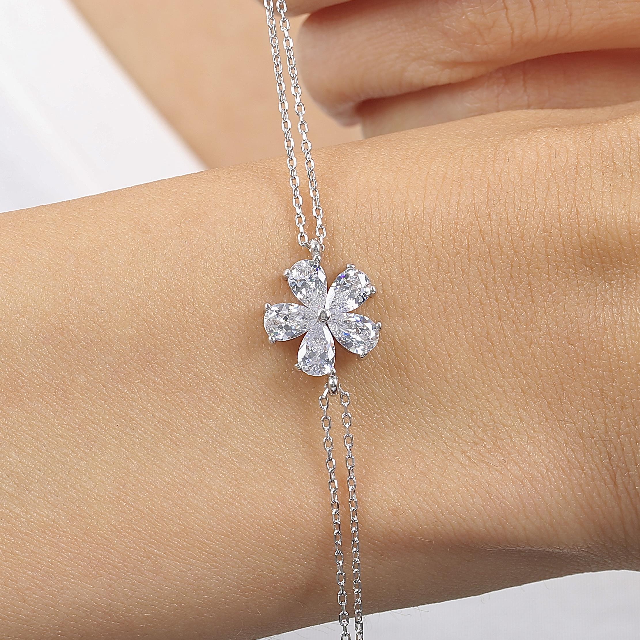 Sparkling Daisy Delight Silver Bracelet