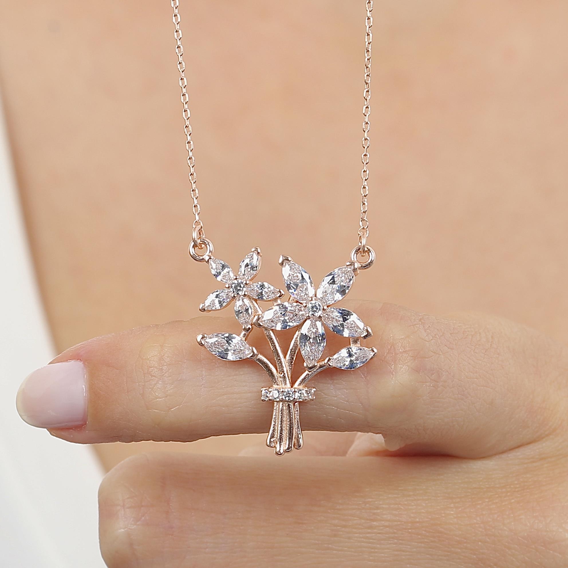 Sparkling Love Bouquet Rose Gold Necklace