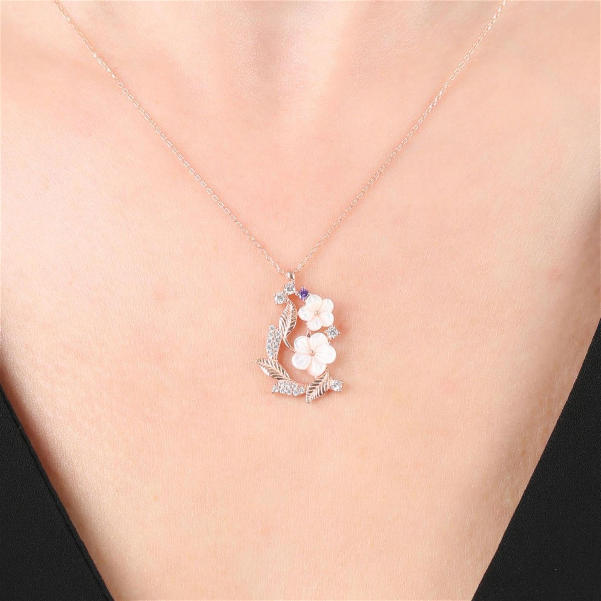 Magnolia Flower Sparkling Buckle Rose Gold Necklace