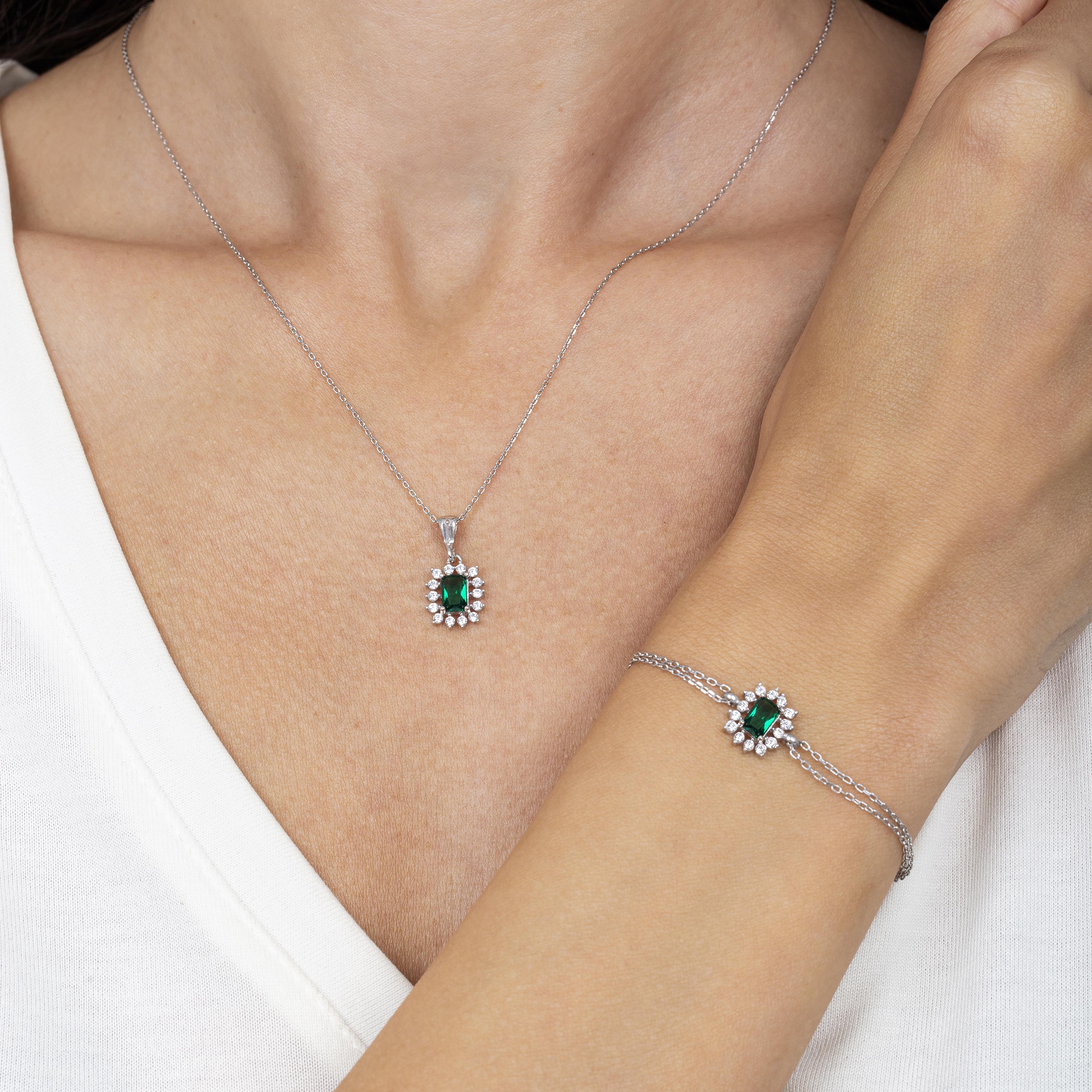 Diamond Elegance Sun Emerald Simplicity Seal Silver Jewelry Set