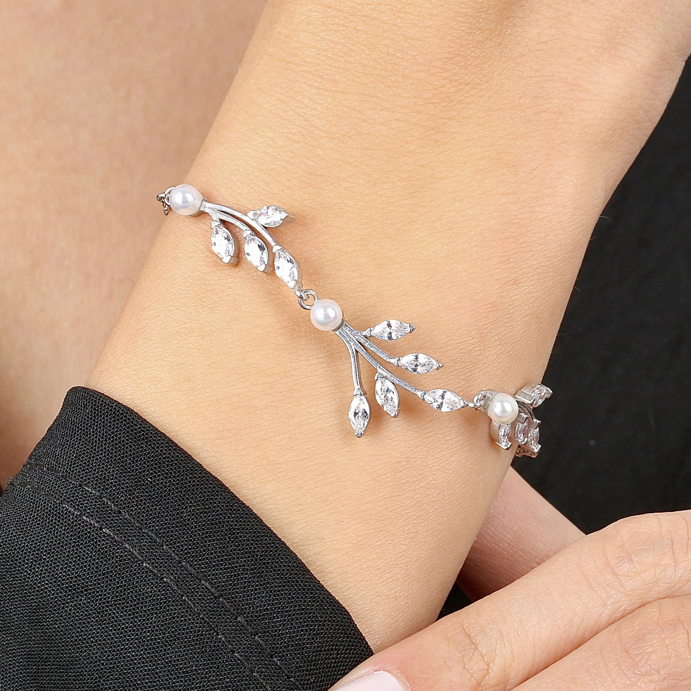 Diamond Setting Elegant Silver Happiness Bouquet Waterway Set