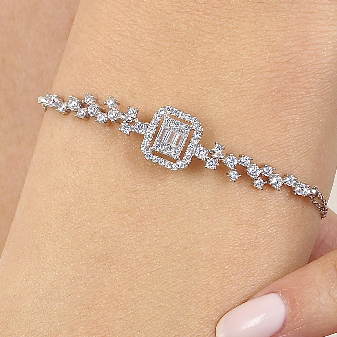 Diamond Setting Radiance of Commitment Baguette Bracelet