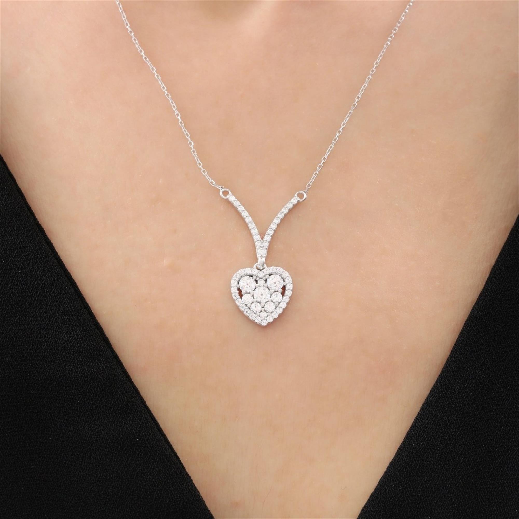 Diamond Setting Pavé Heart Pendant Necklace