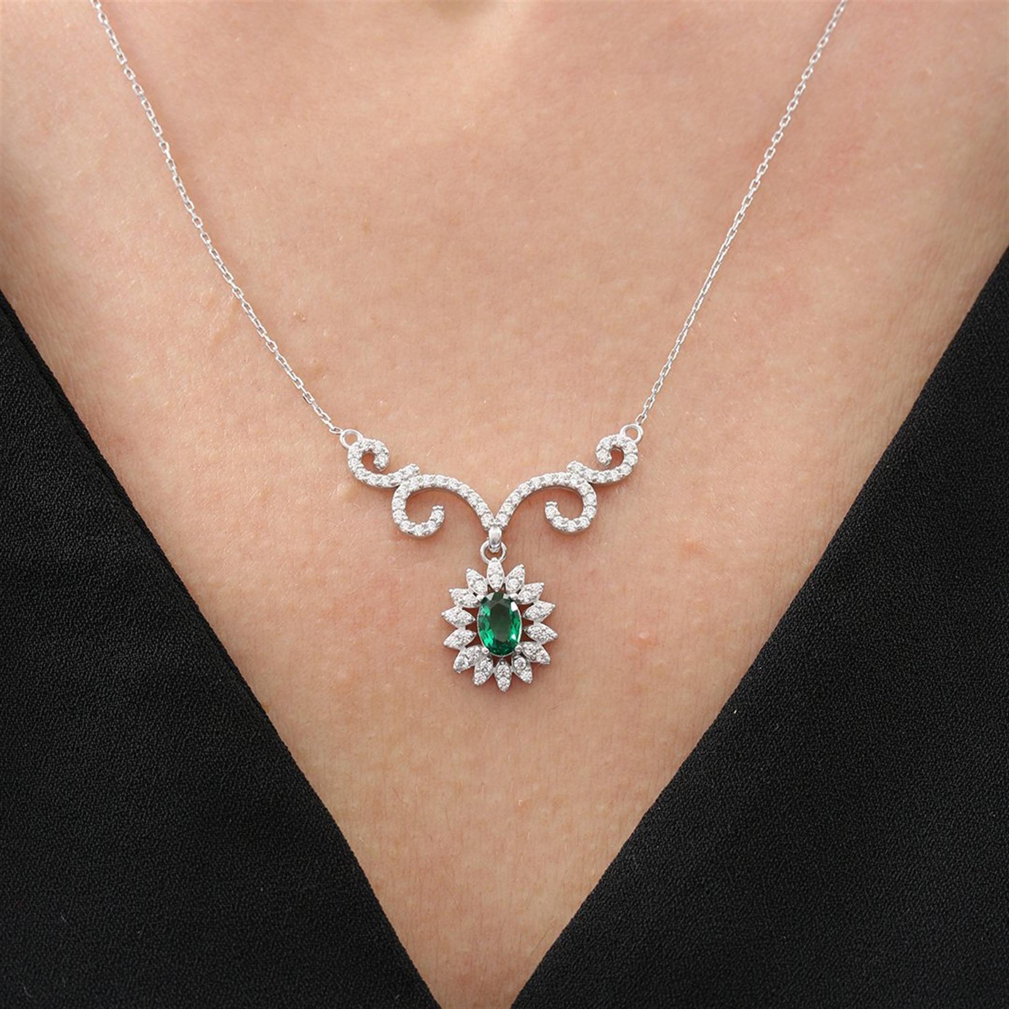 Diamond Setting Baguette Sun Simplicity Seal Silver Necklace