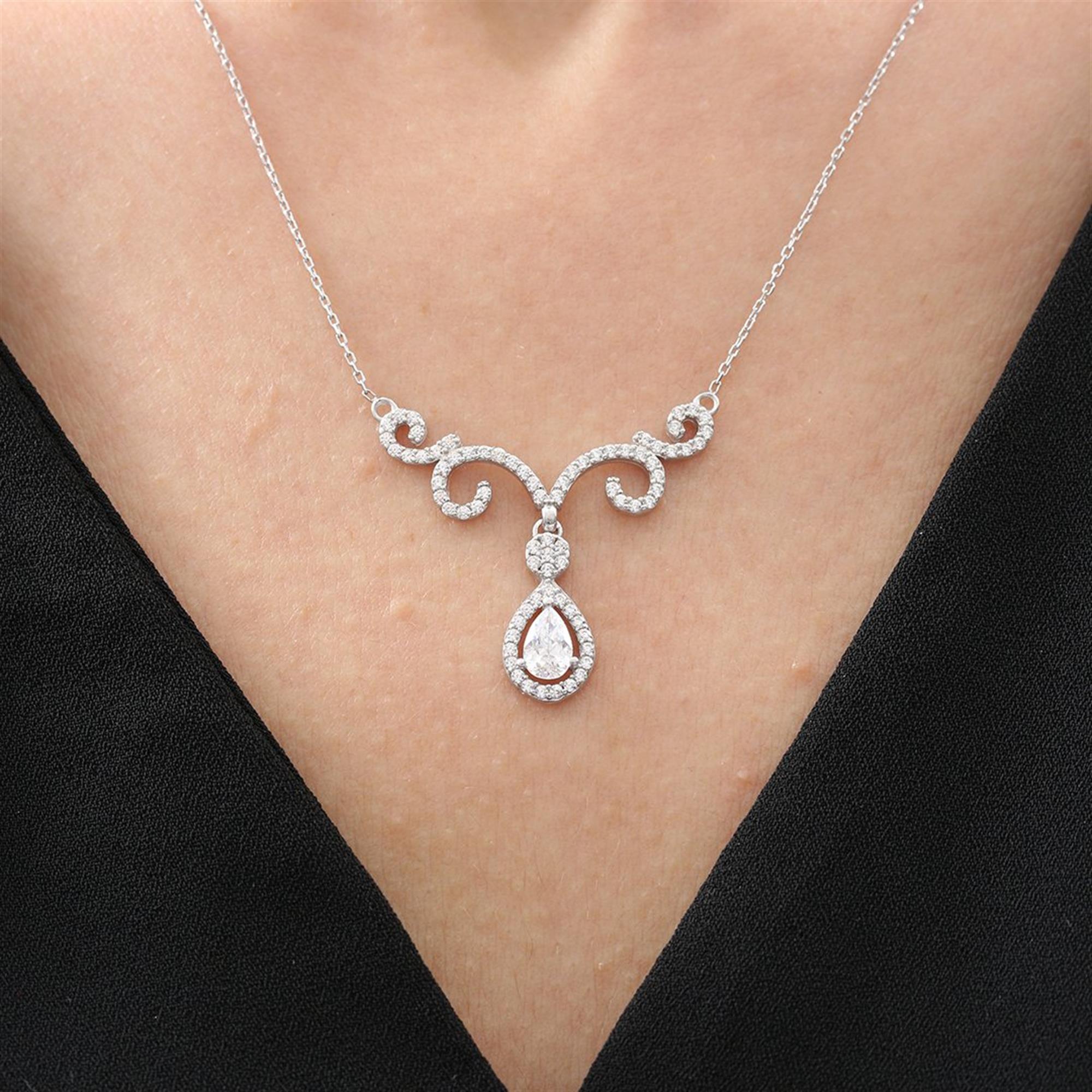 Diamond Setting Elegant Drop Sparkling Seal of Nobility Silver Necklace