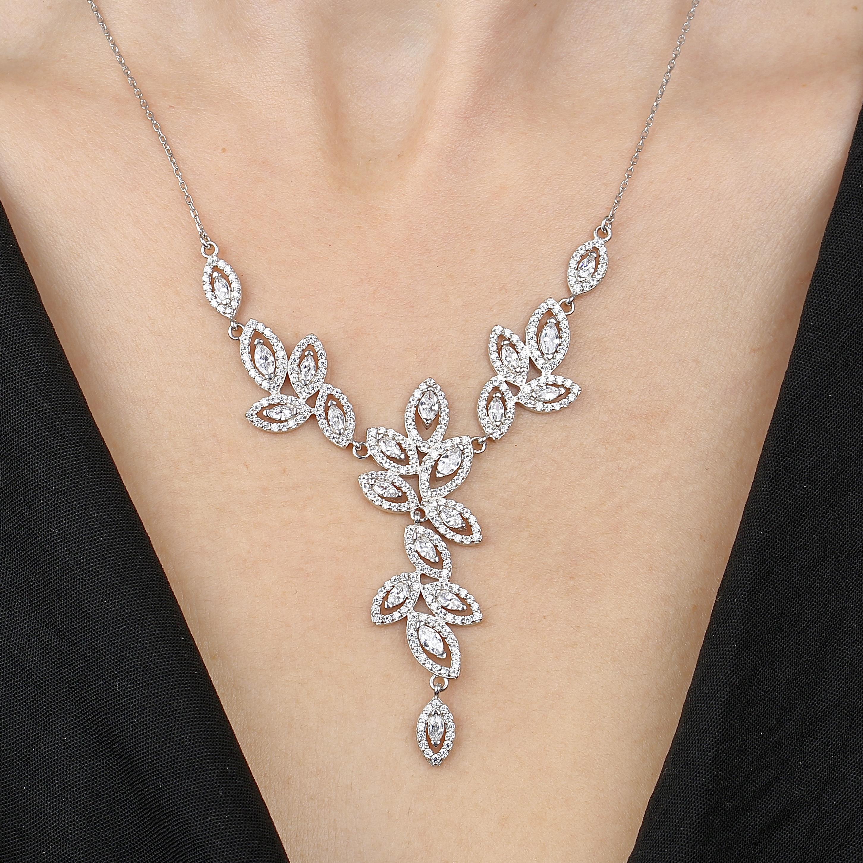 Diamond Setting Elegant Silver First Dance Waterway Set
