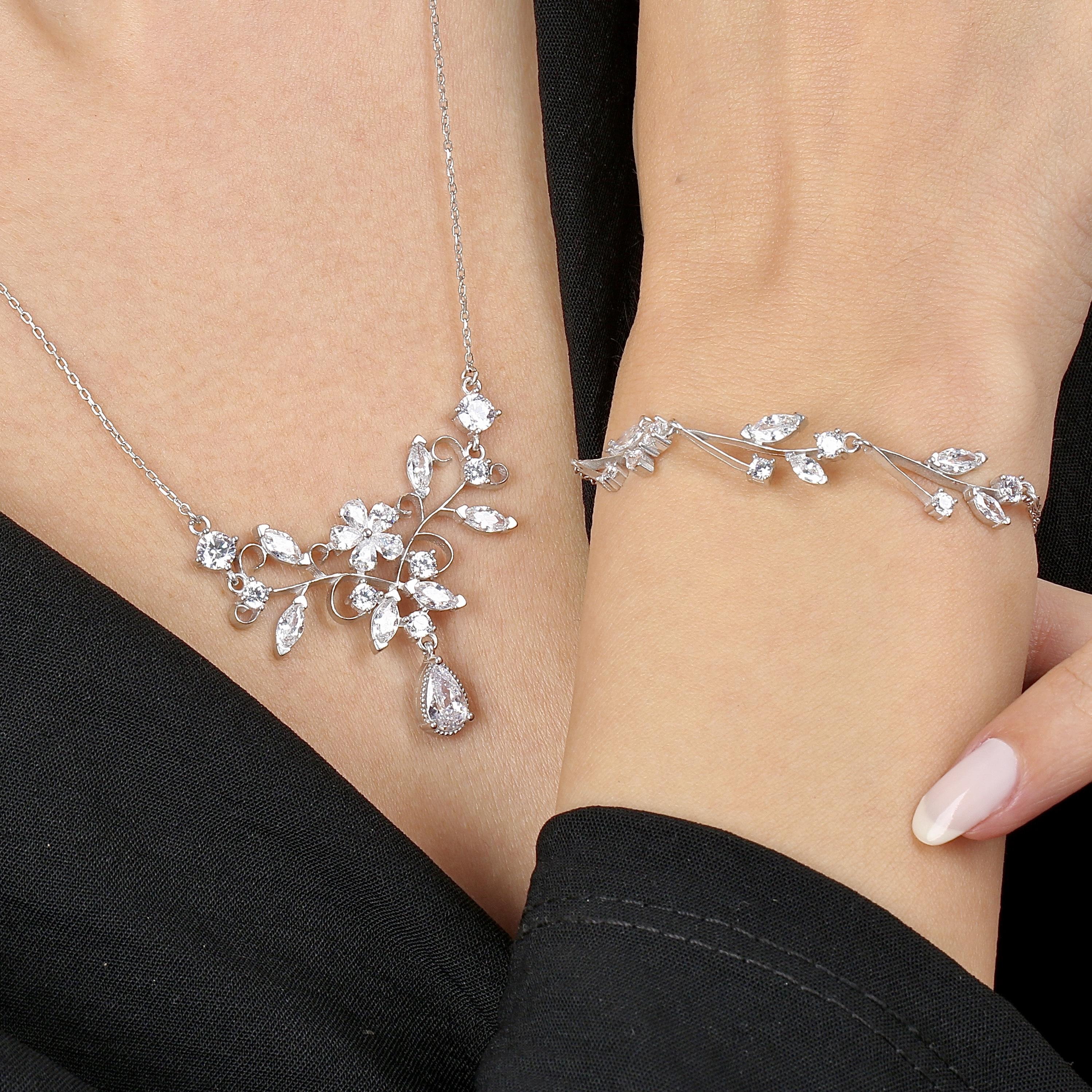 Diamond Love Elegant Silver Bouquet Waterway Set