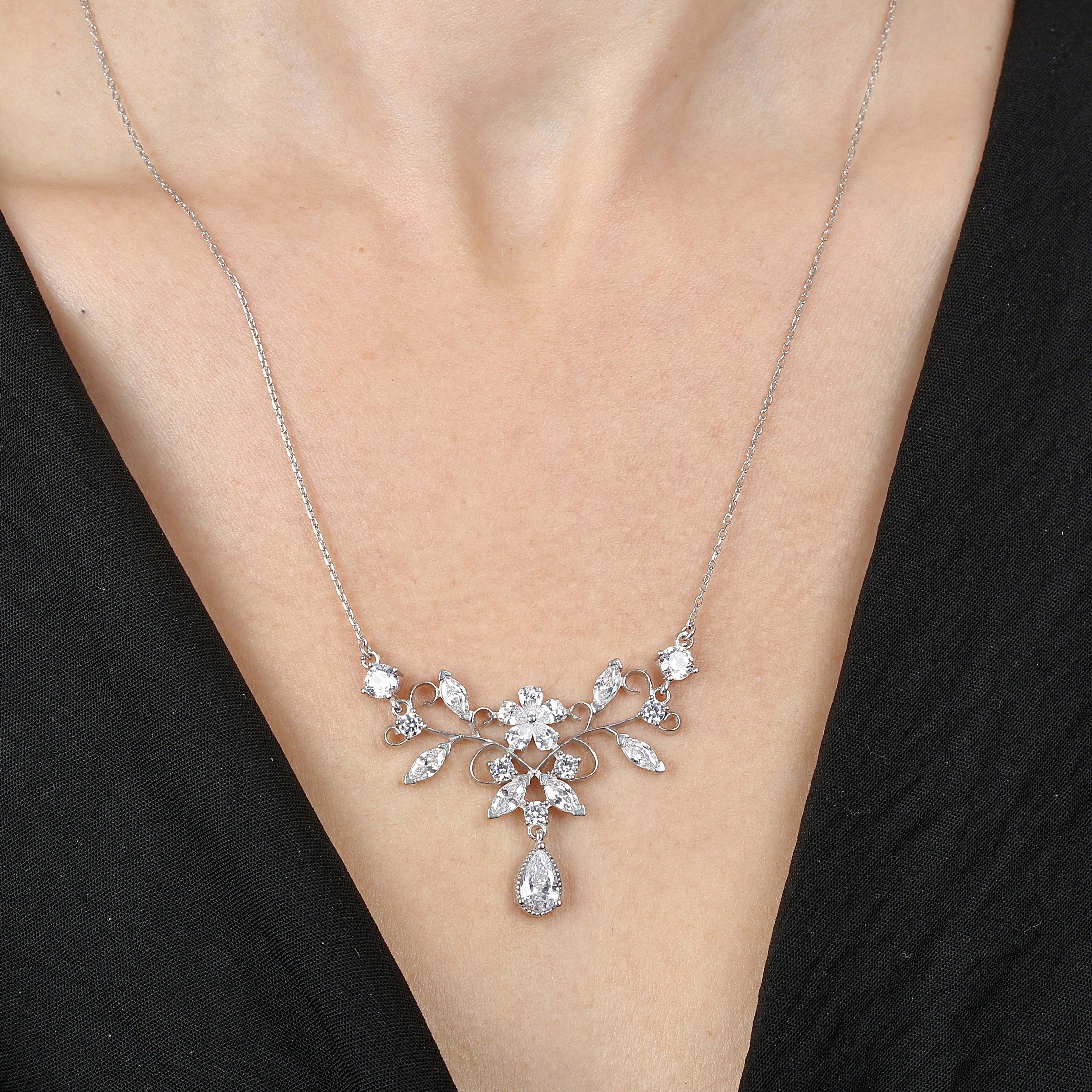 Diamond Love Elegant Silver Bouquet Waterway Set